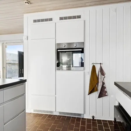 Holiday home Leny - 900m From The Sea In Nw Jutland By Interhome Pandrup
