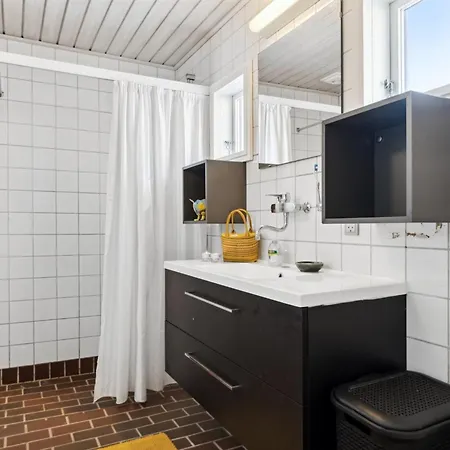 Leny - 900m From The Sea In Nw Jutland By Interhome *