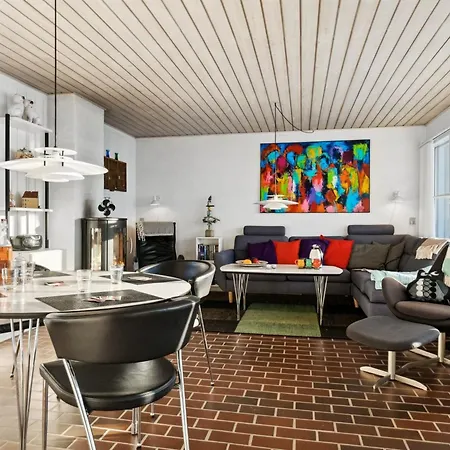 Leny - 900m From The Sea By Interhome